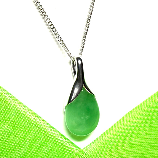Real green jade tear drop sterling silver pear or teardrop shape pendant to it