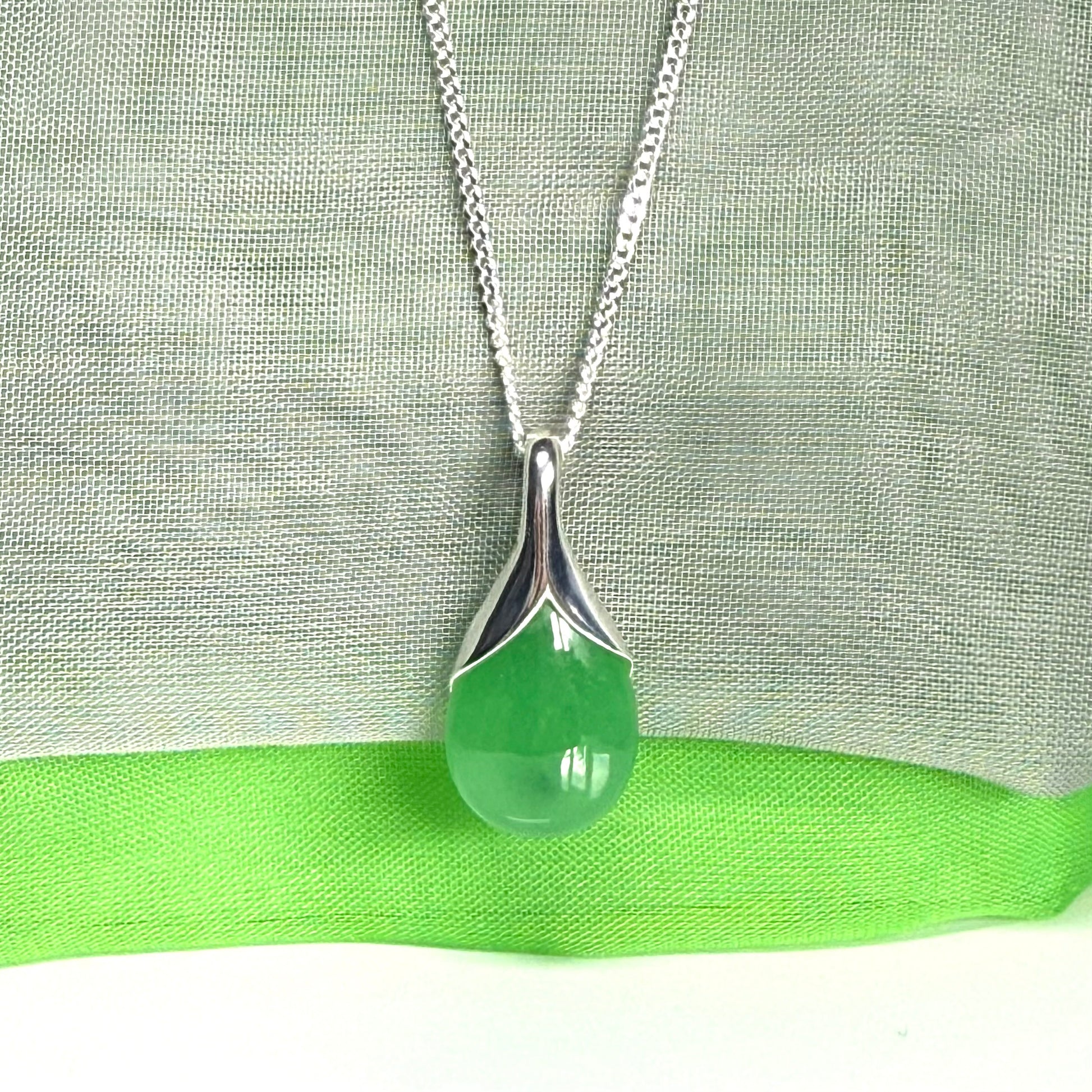 Real green jade tear drop sterling silver pear teardrop shape pendant