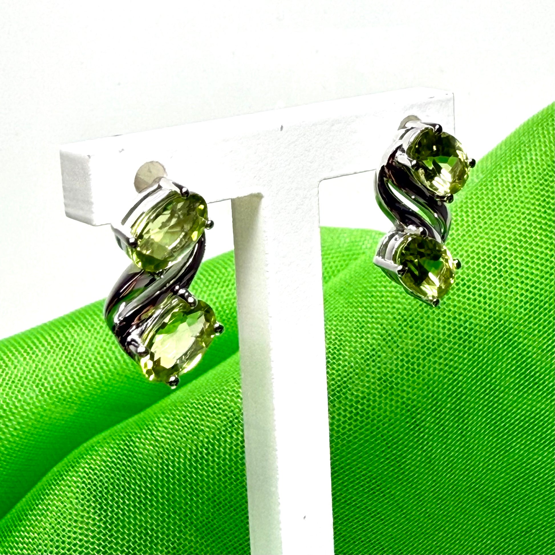 Real green peridot stud dropped earrings fancy double swirl oval stones