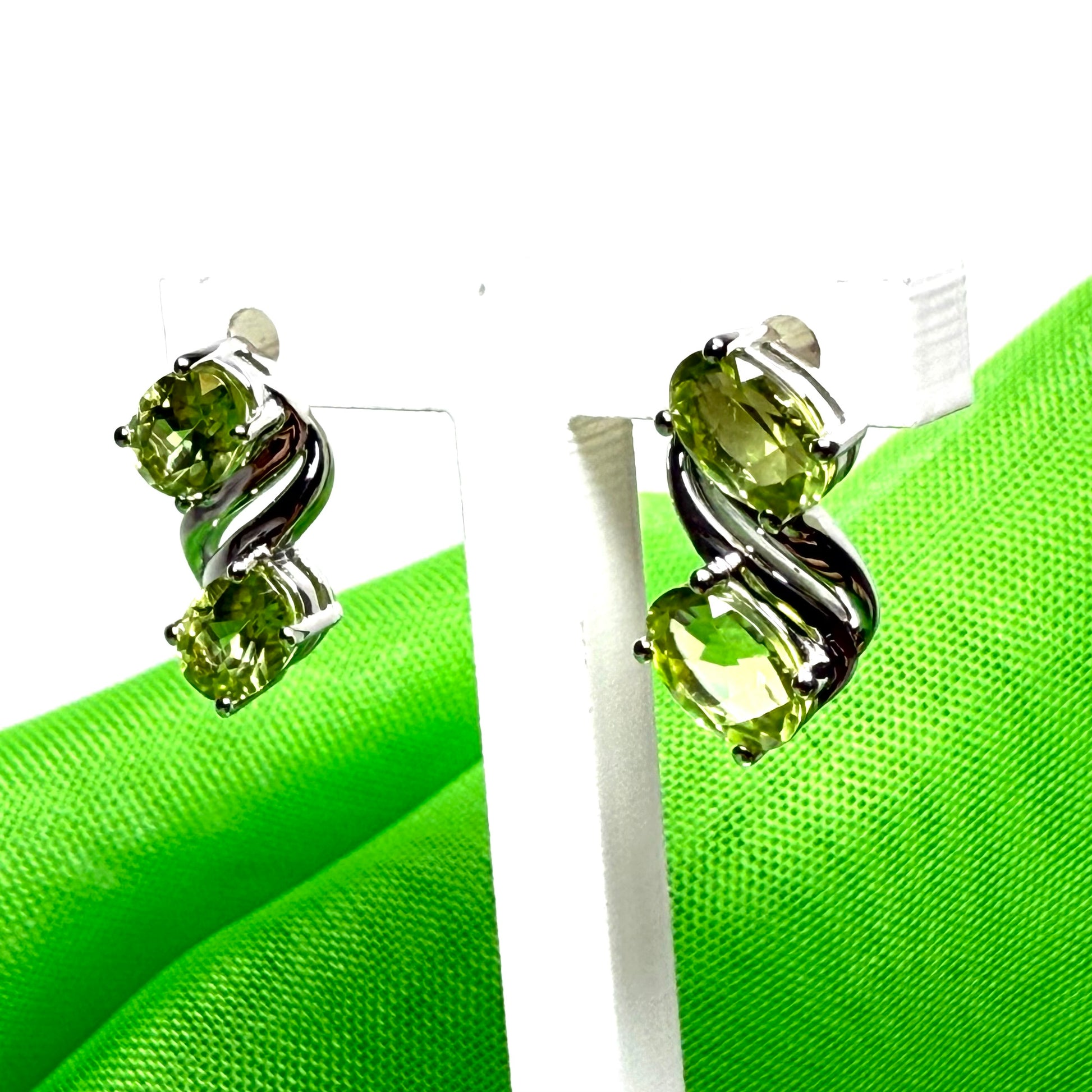 Real green peridot stud dropped earrings fancy double swirl oval stones