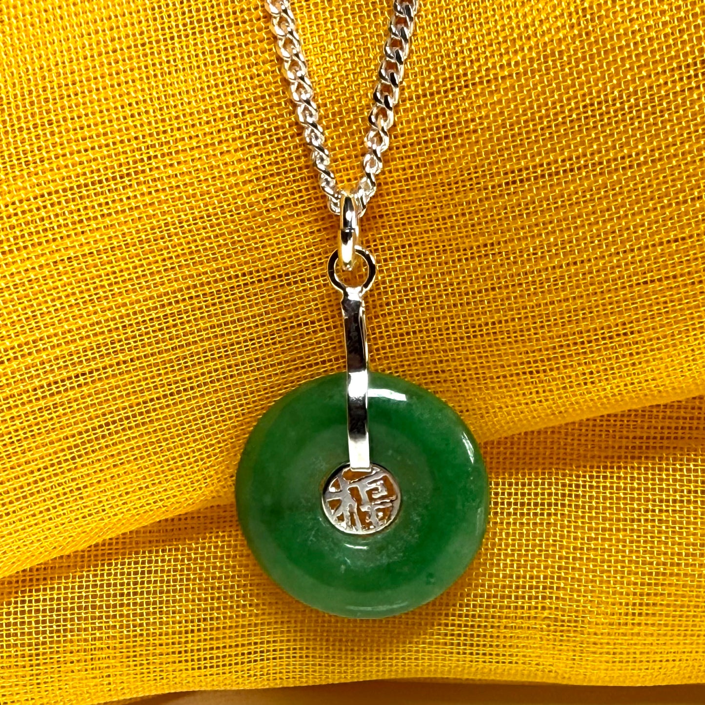 Real green round jade necklace sterling silver, simply stunning pendant