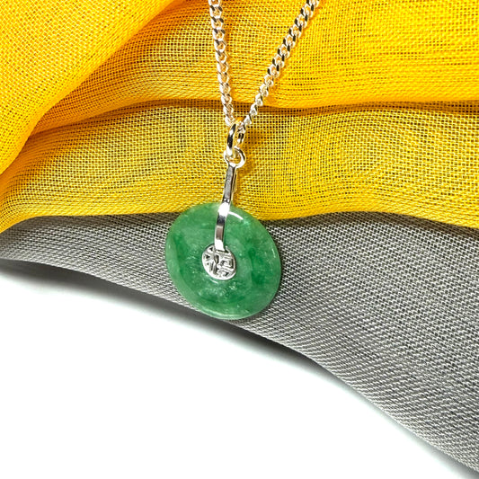 Real green round jade necklace sterling silver pendant, simply stunning