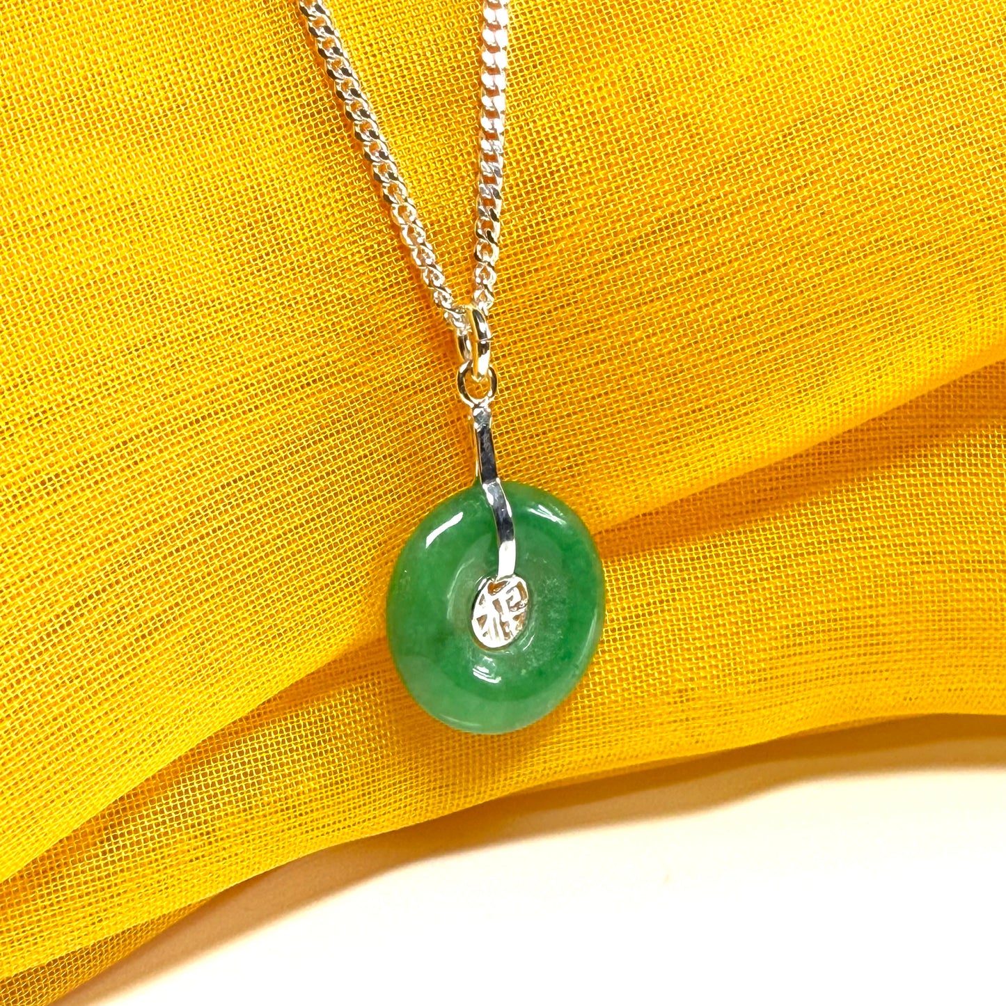 Real green round jade necklace sterling silver, simply stunning pendant