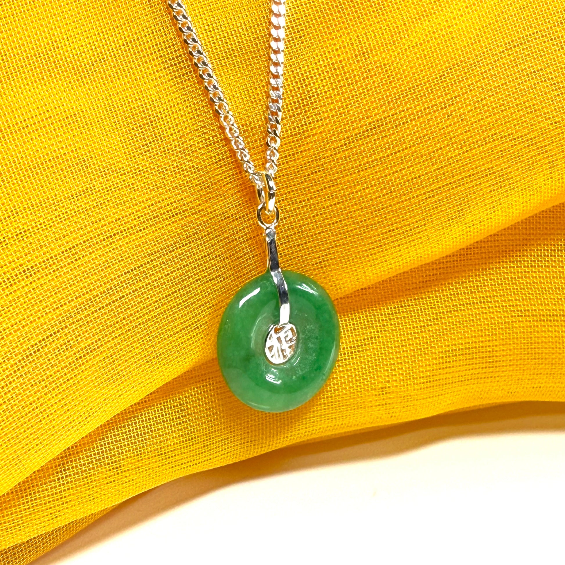 Real green round jade necklace sterling silver, simply stunning pendant