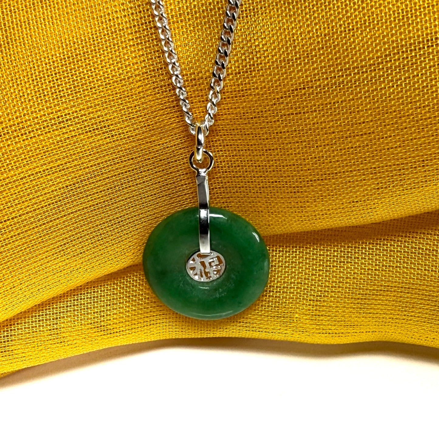 Real green round jade necklace sterling silver, simply stunning pendant
