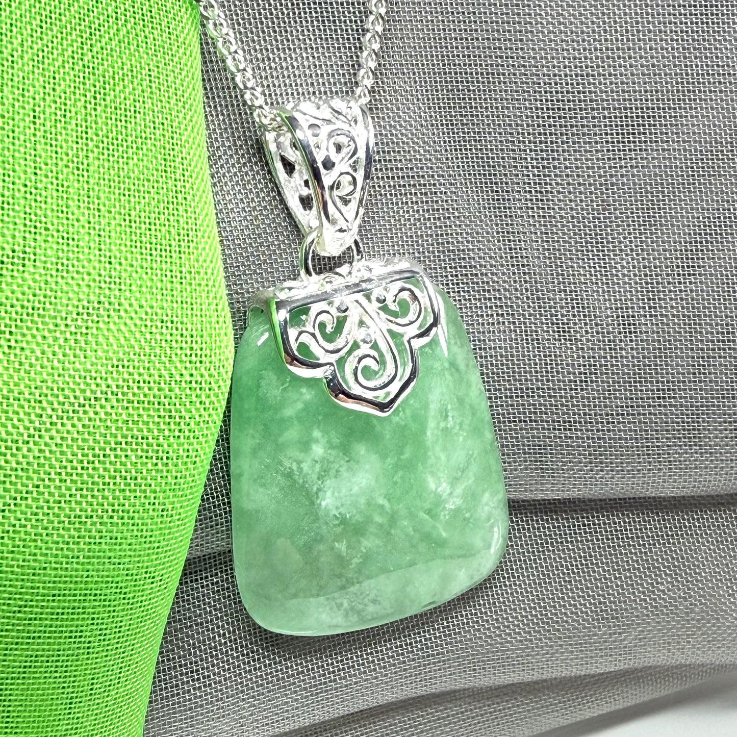Real jade necklace green patterned sterling silver