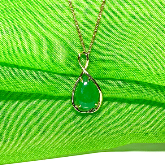 Real jade necklace green pear teardrop shaped pendant yellow gold