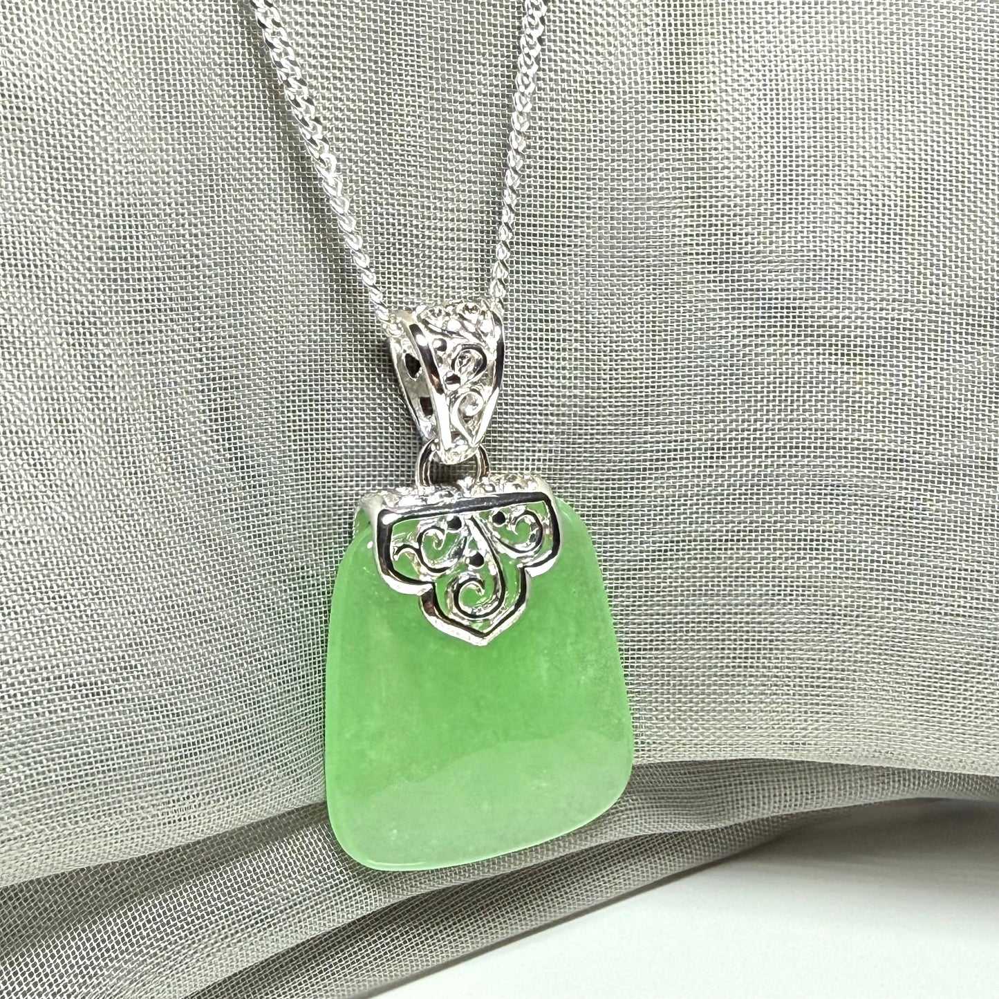 Real jade necklace green sterling silver large cushion shaped, with a timeless stunning design