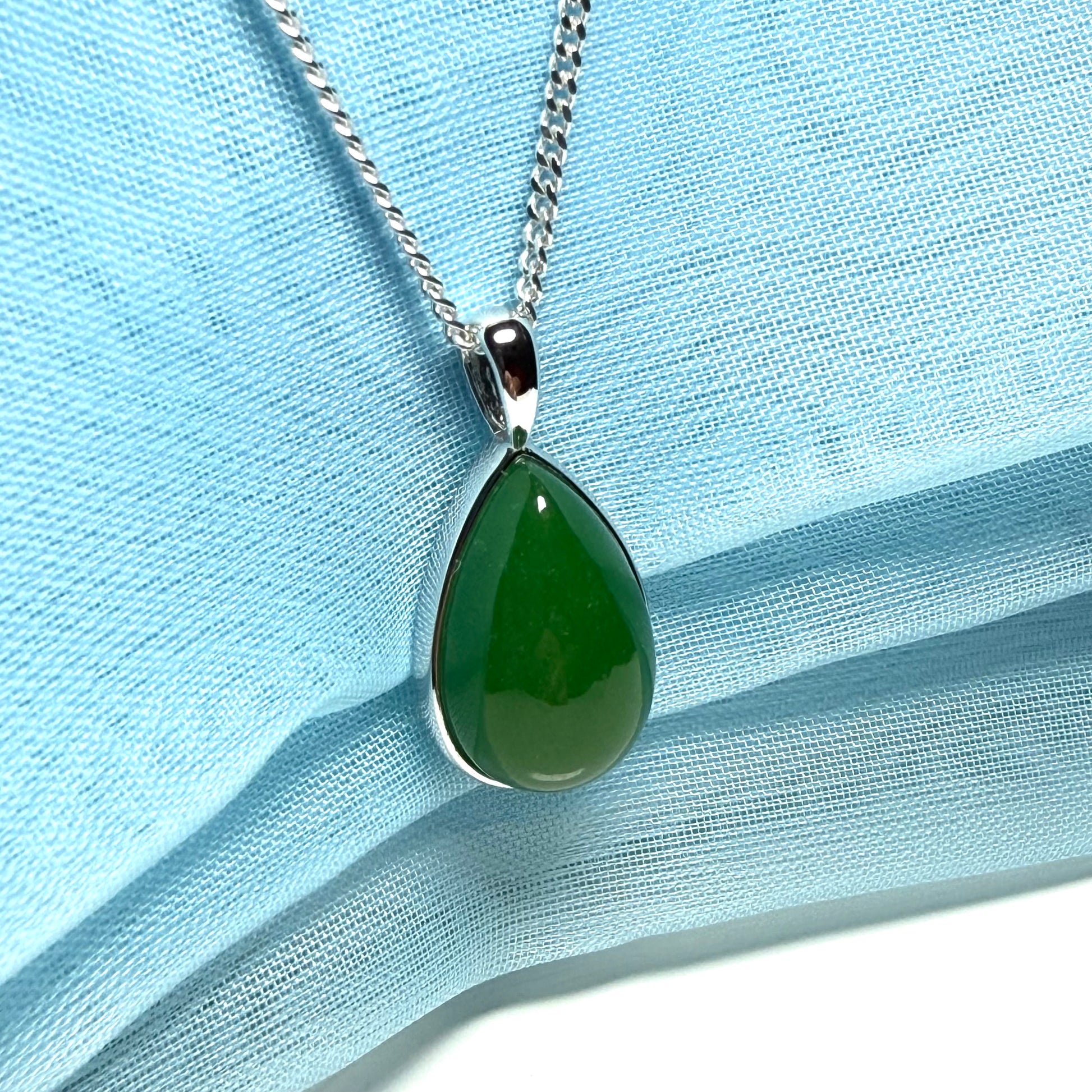 Real jade necklace teardrop pear necklace white gold pendant with a chain