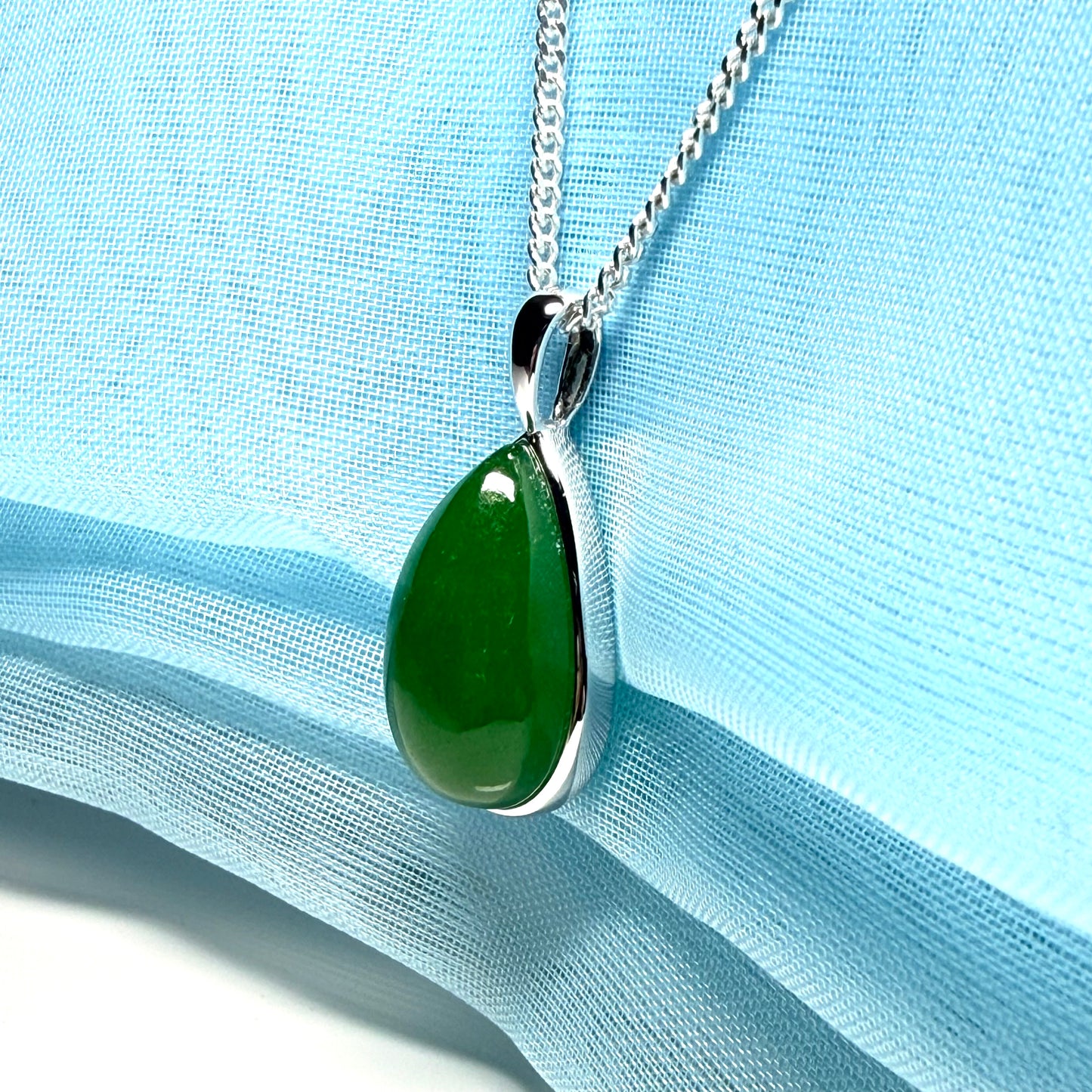 Real jade necklace teardrop pear necklace white gold pendant with a chain
