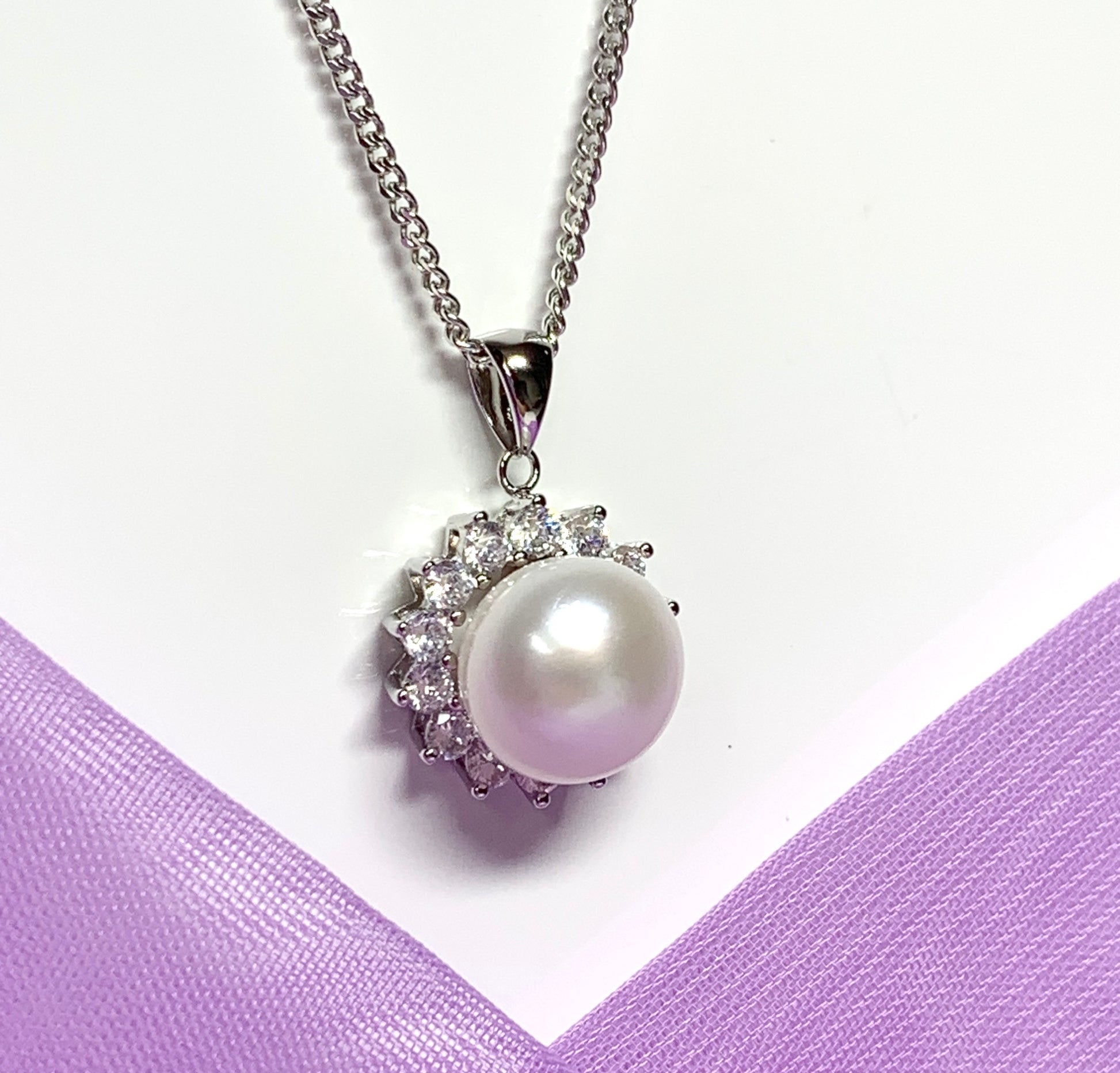 Real pearl sterling silver round necklace sparkling pendant