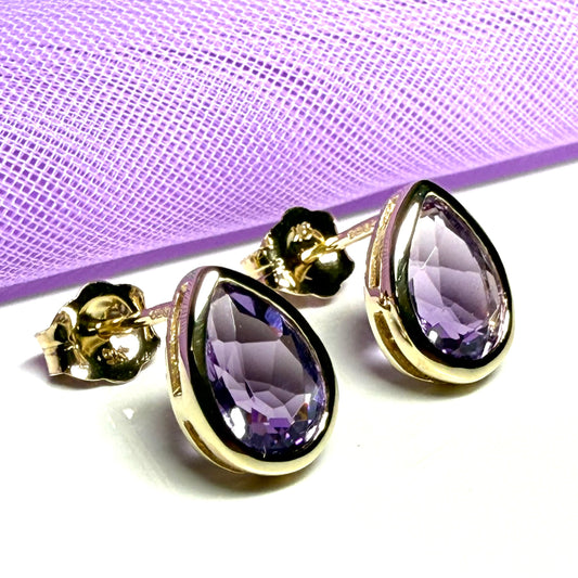 Real purple amethyst stud earrings pear shaped yellow gold teardrop