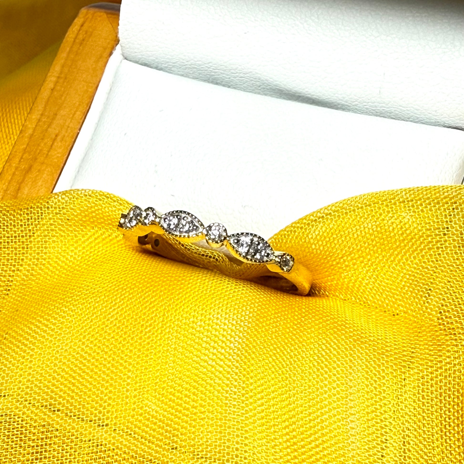 Real round cut diamond eternity ring yellow gold 17 points