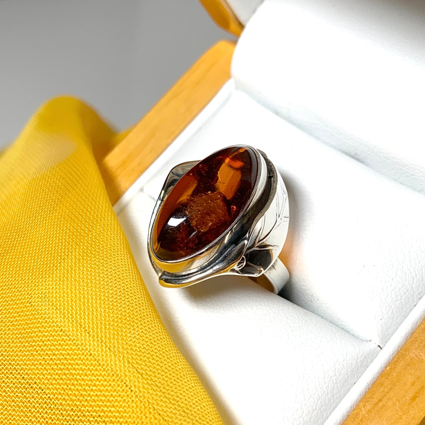 Real amber sterling silver ring oval leaf design