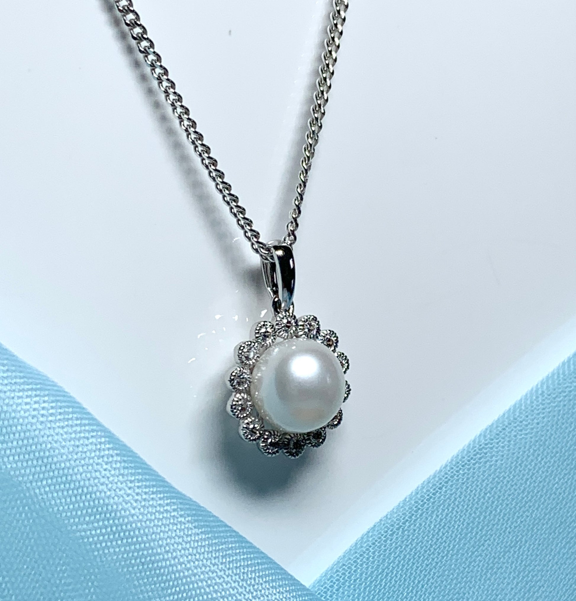 Real cultured freshwater pearl round cluster necklace pendant sparkling pendant