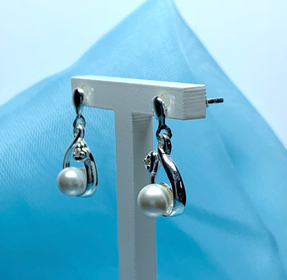 Real freshwater pearl sparkling drop earrings