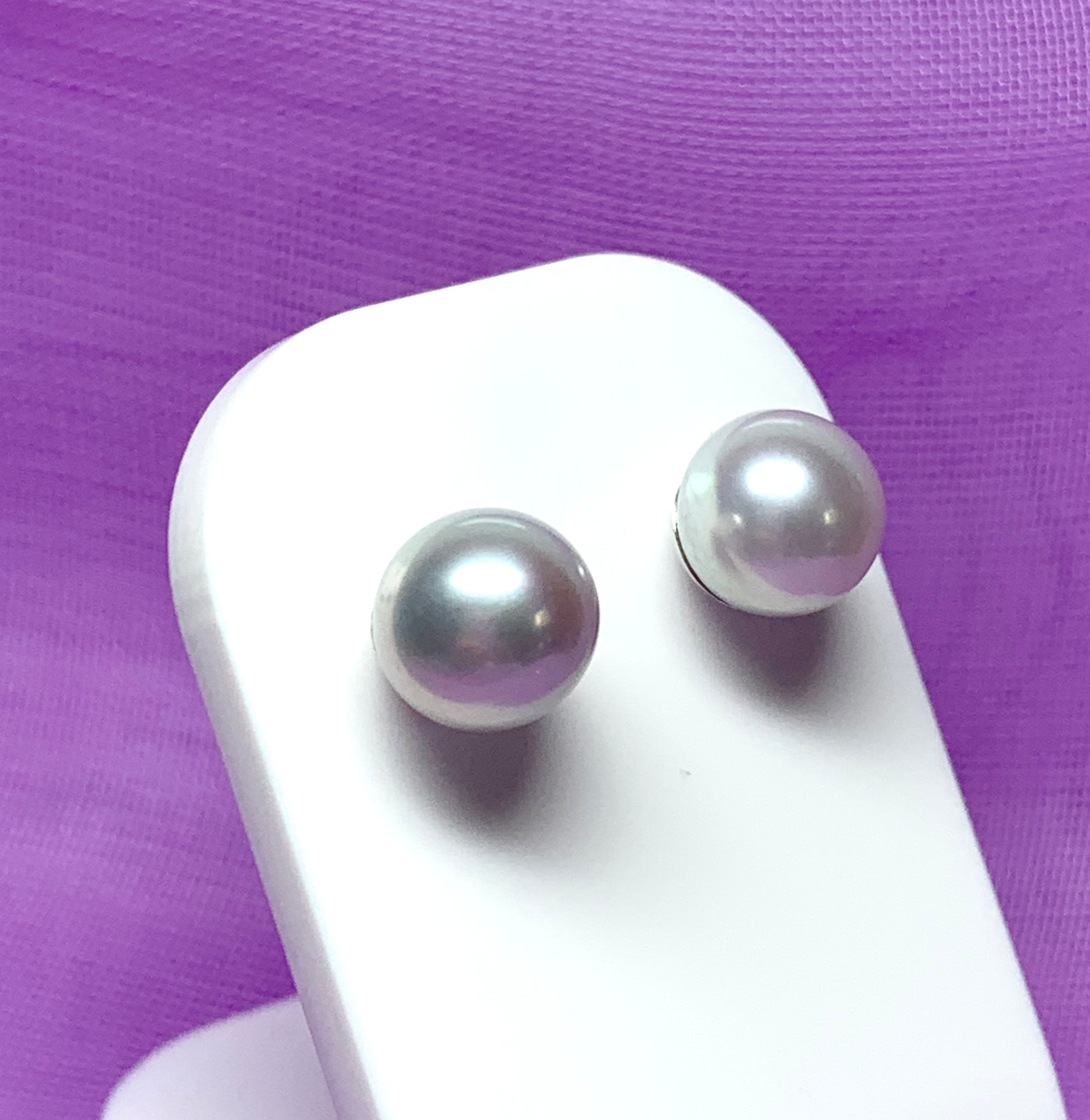 Real freshwater cultured light grey pearl white gold stud earrings