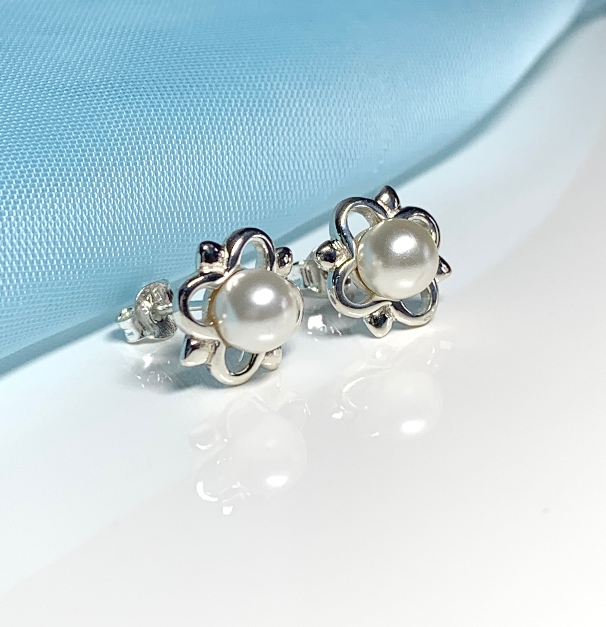 Real freshwater pearl open flower petal sterling silver stud earrings