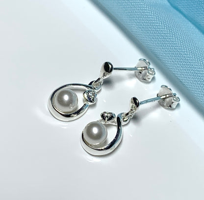 Real freshwater pearl sparkling drop earrings