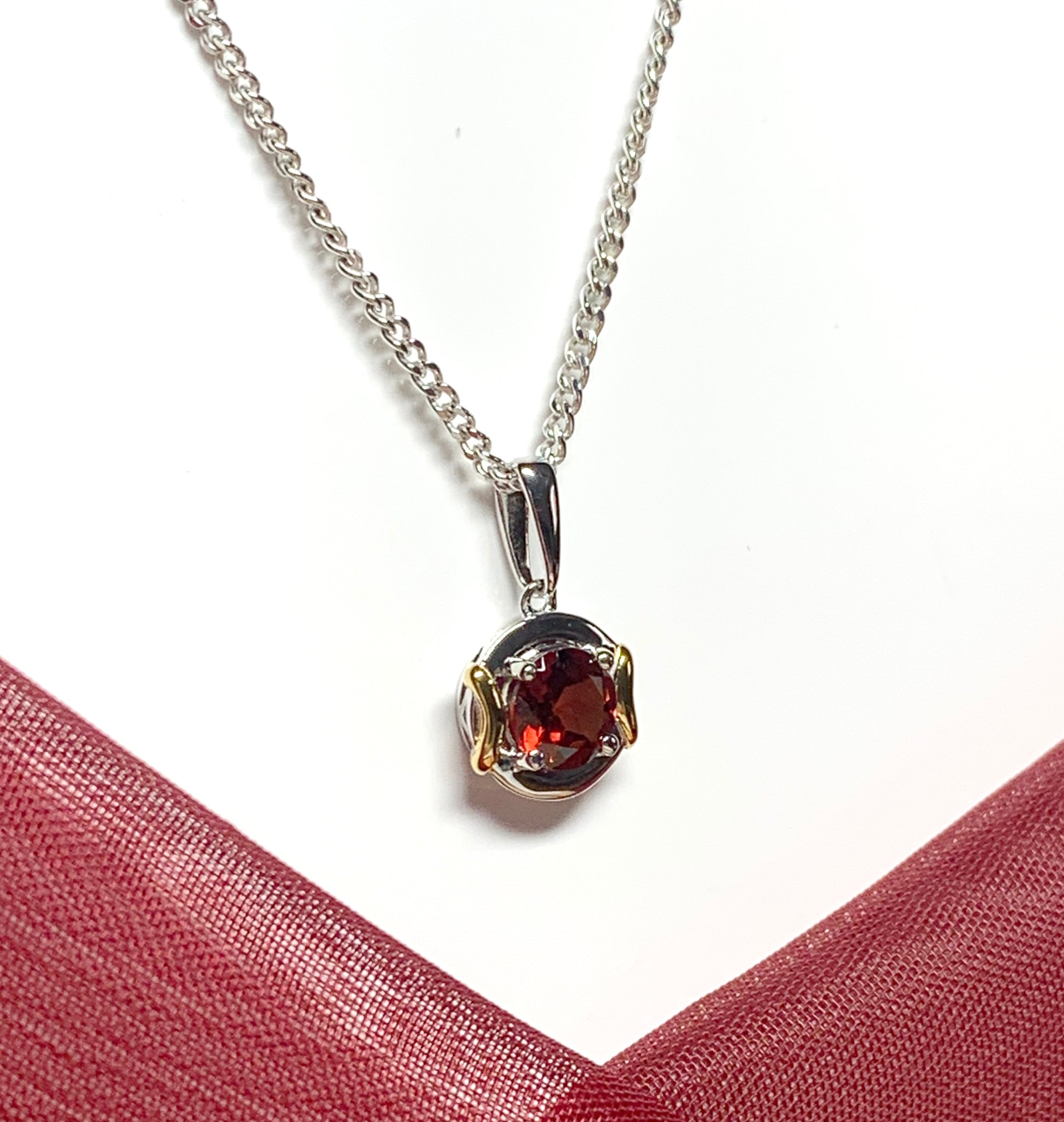 Sterling silver garnet good necklace