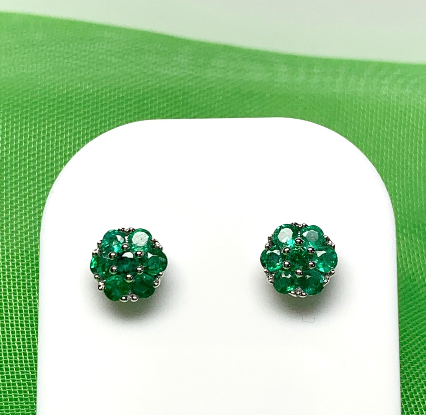 Real green emerald white gold round daisy cluster stud earrings