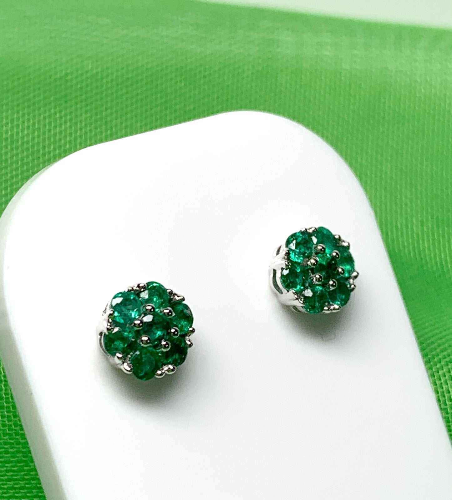 Real green emerald white gold round daisy cluster stud earrings