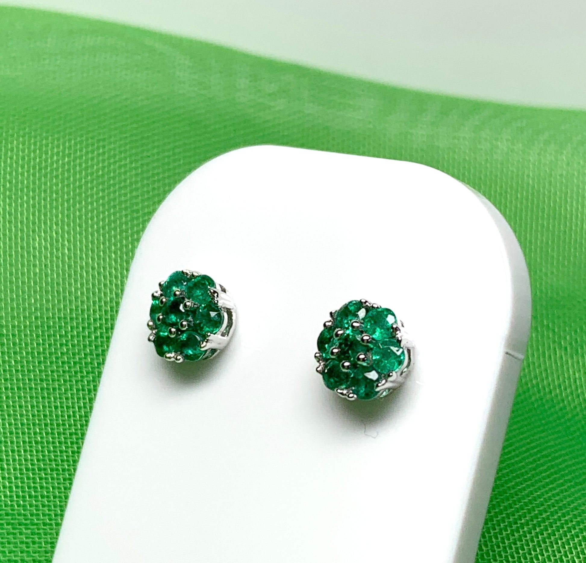 Real green emerald white gold round daisy cluster stud earrings