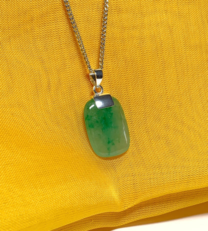 Gorgeous real green jade stone necklace sterling silver cushion shaped pendant