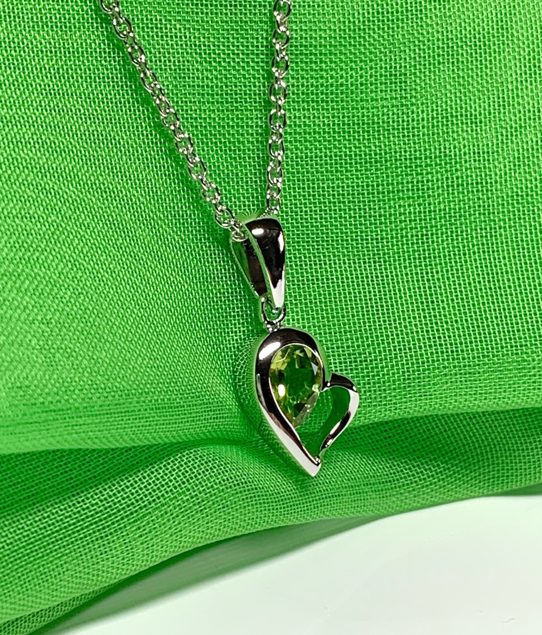 Real green peridot heart shape necklace pendant sterling silver