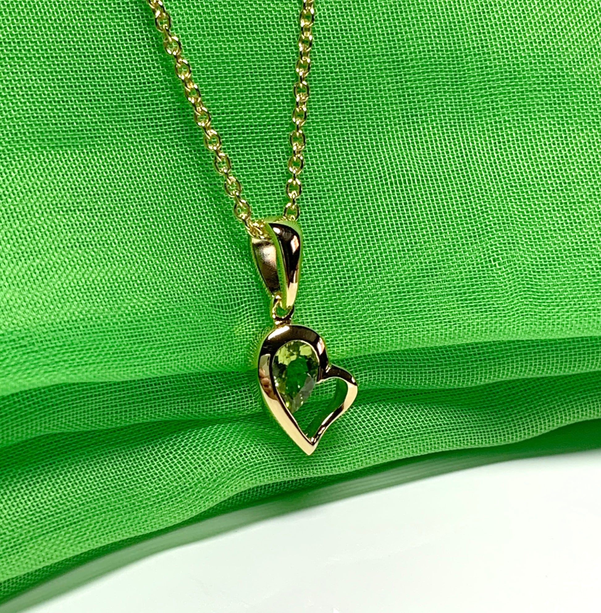 Real green peridot heart shape necklace pendant sterling silver gilt gold plated