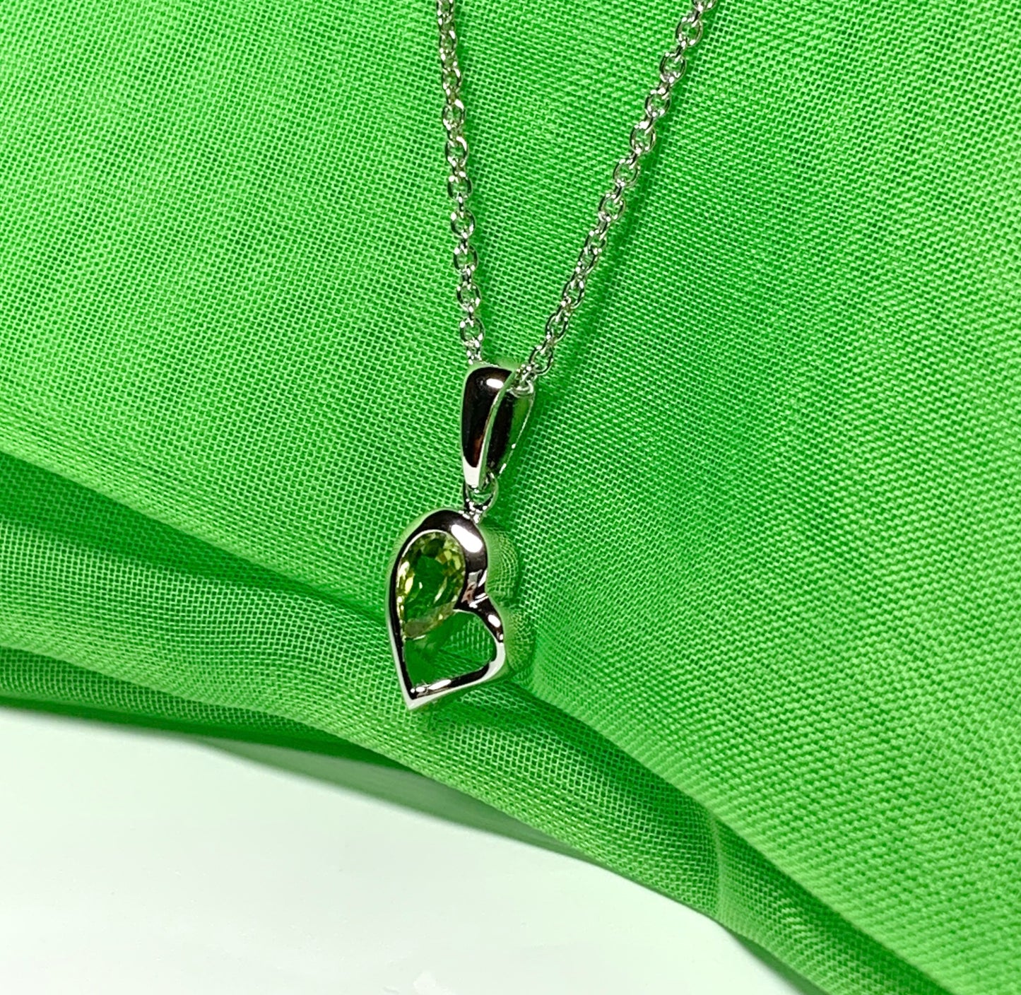 Real green peridot heart shape necklace pendant sterling silver