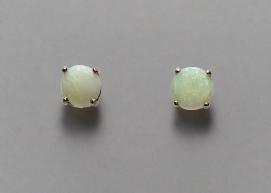 Real opal yellow gold round stud earrings