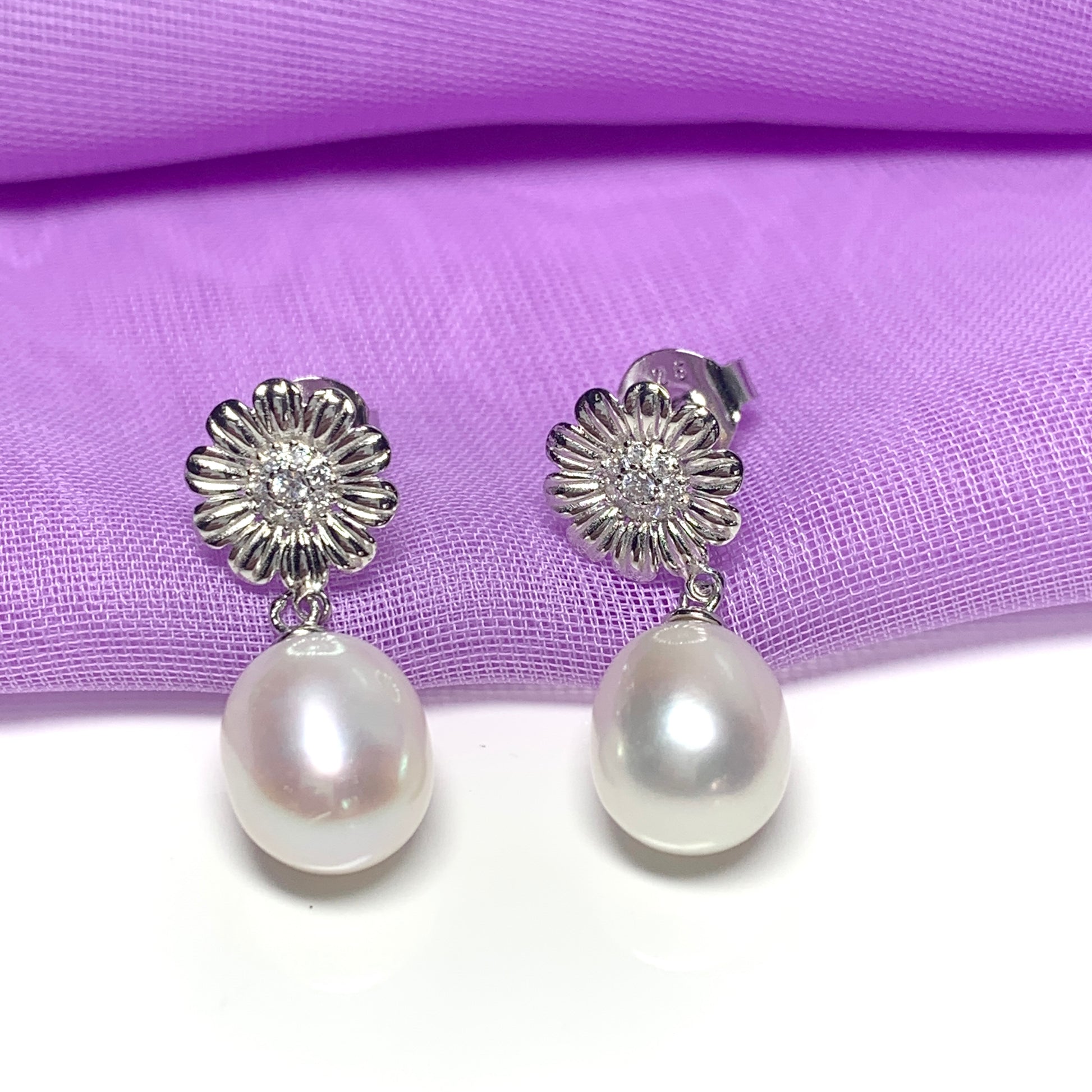 Real freshwater pearl flower sparkling drop earrings