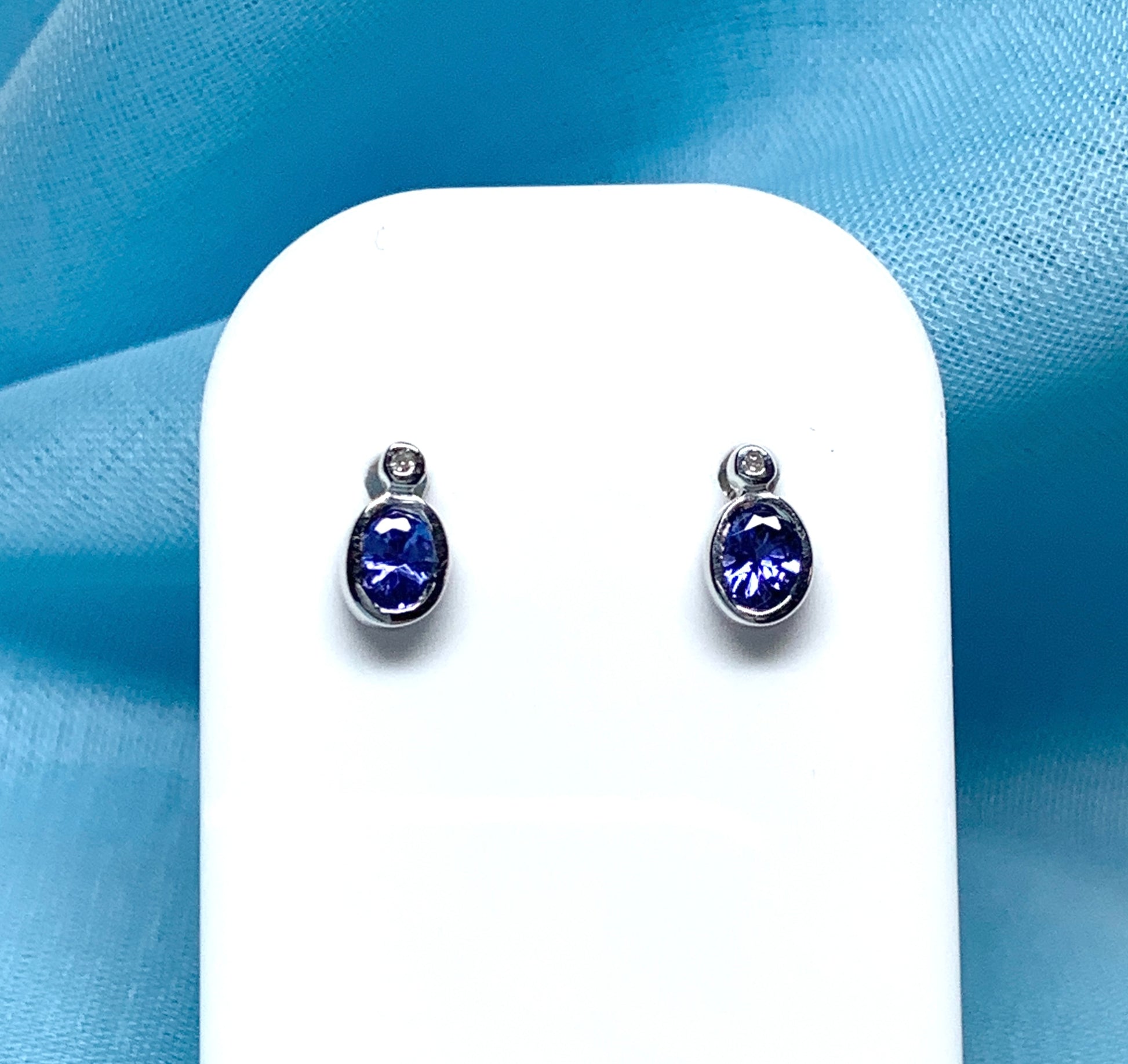 Real tanzanite and diamond white gold stud earrings