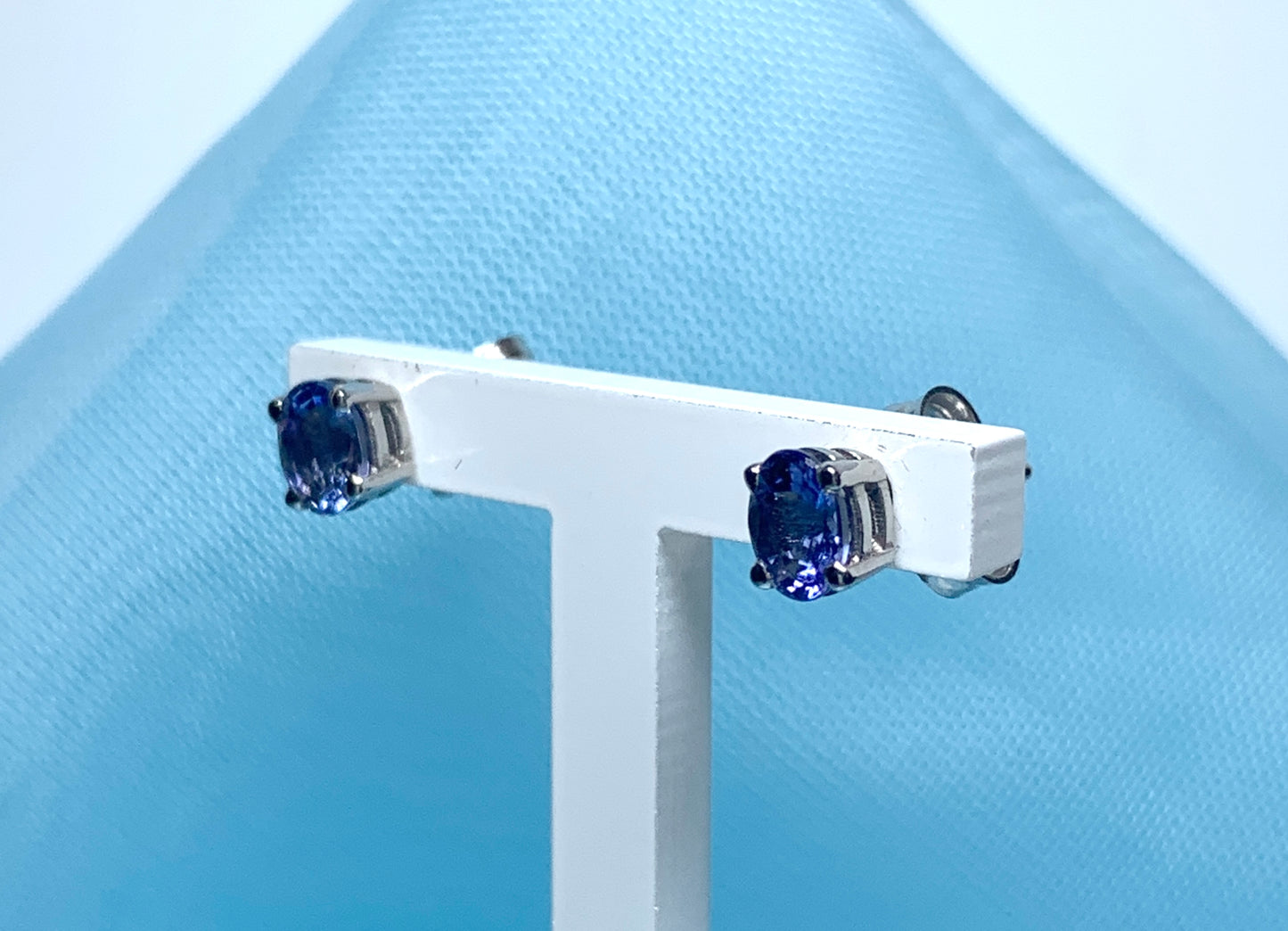 Real tanzanite white gold oval earrings