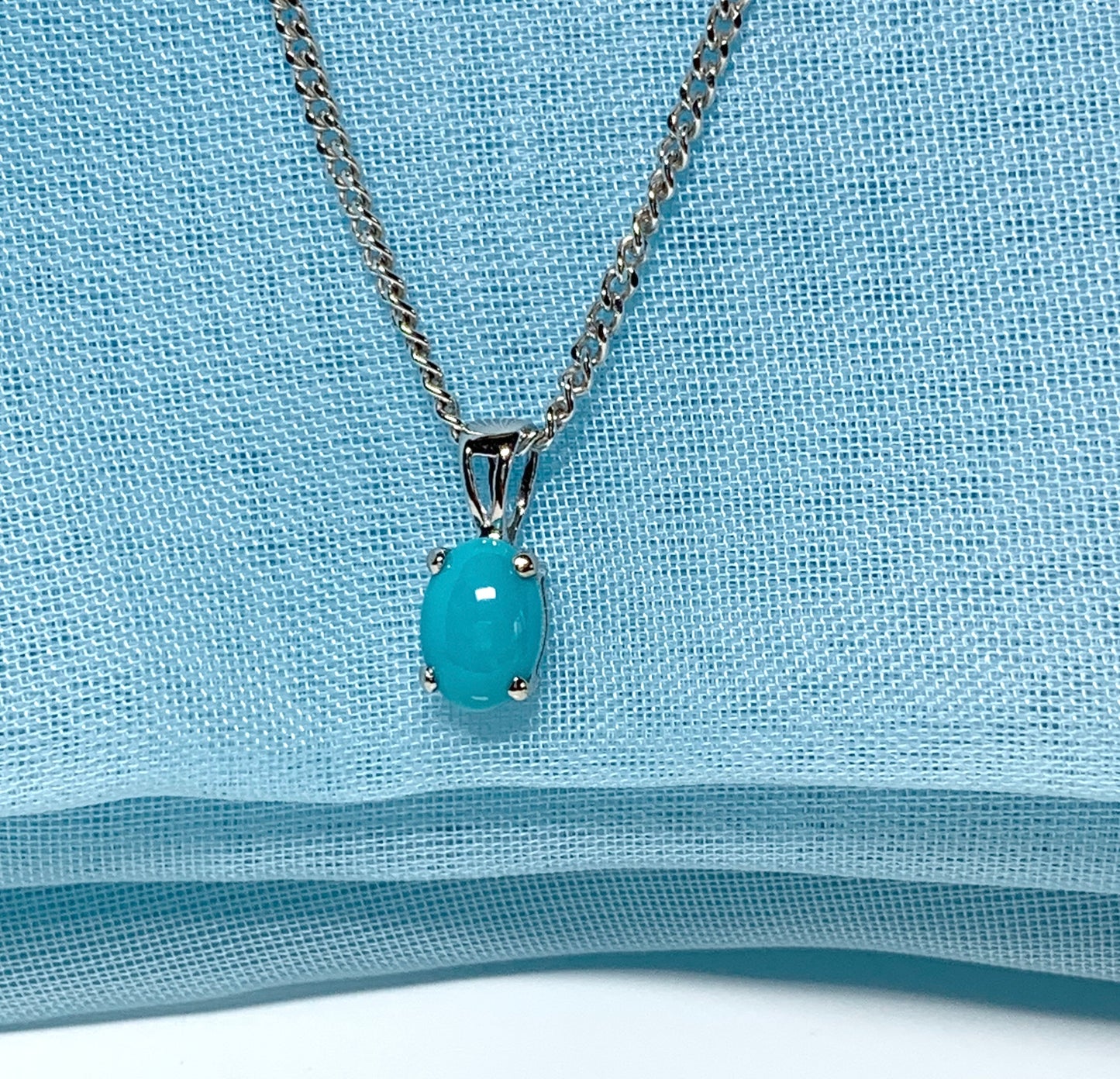 Real turquoise oval white gold necklace