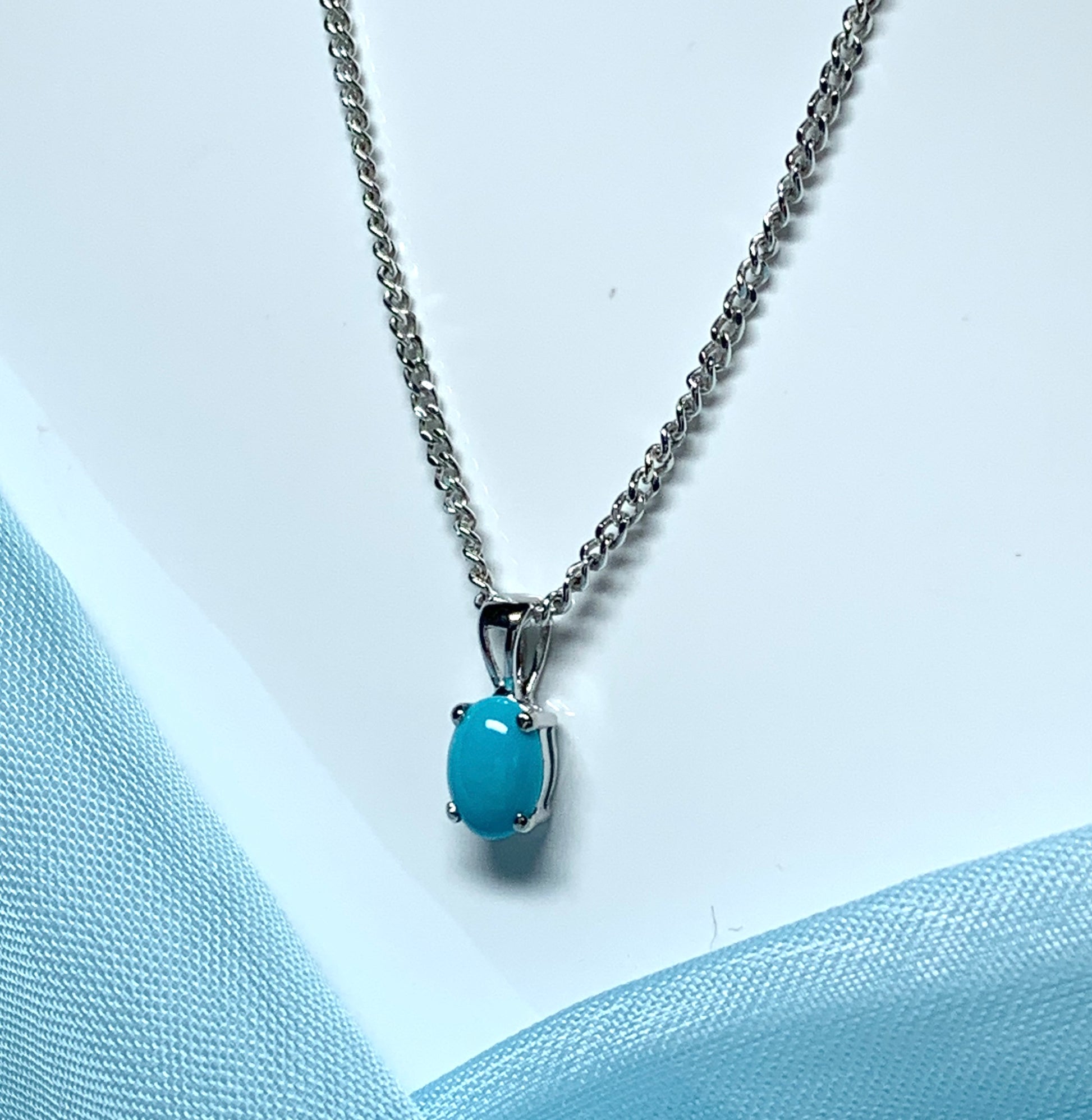 Real turquoise oval white gold necklace