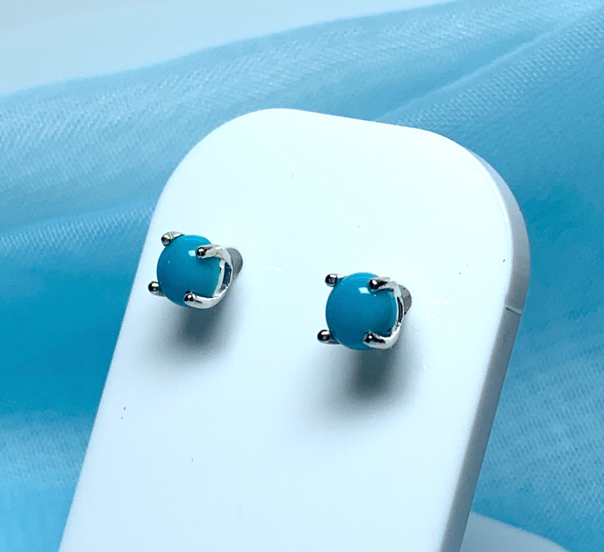 Real turquoise stud earrings round white gold