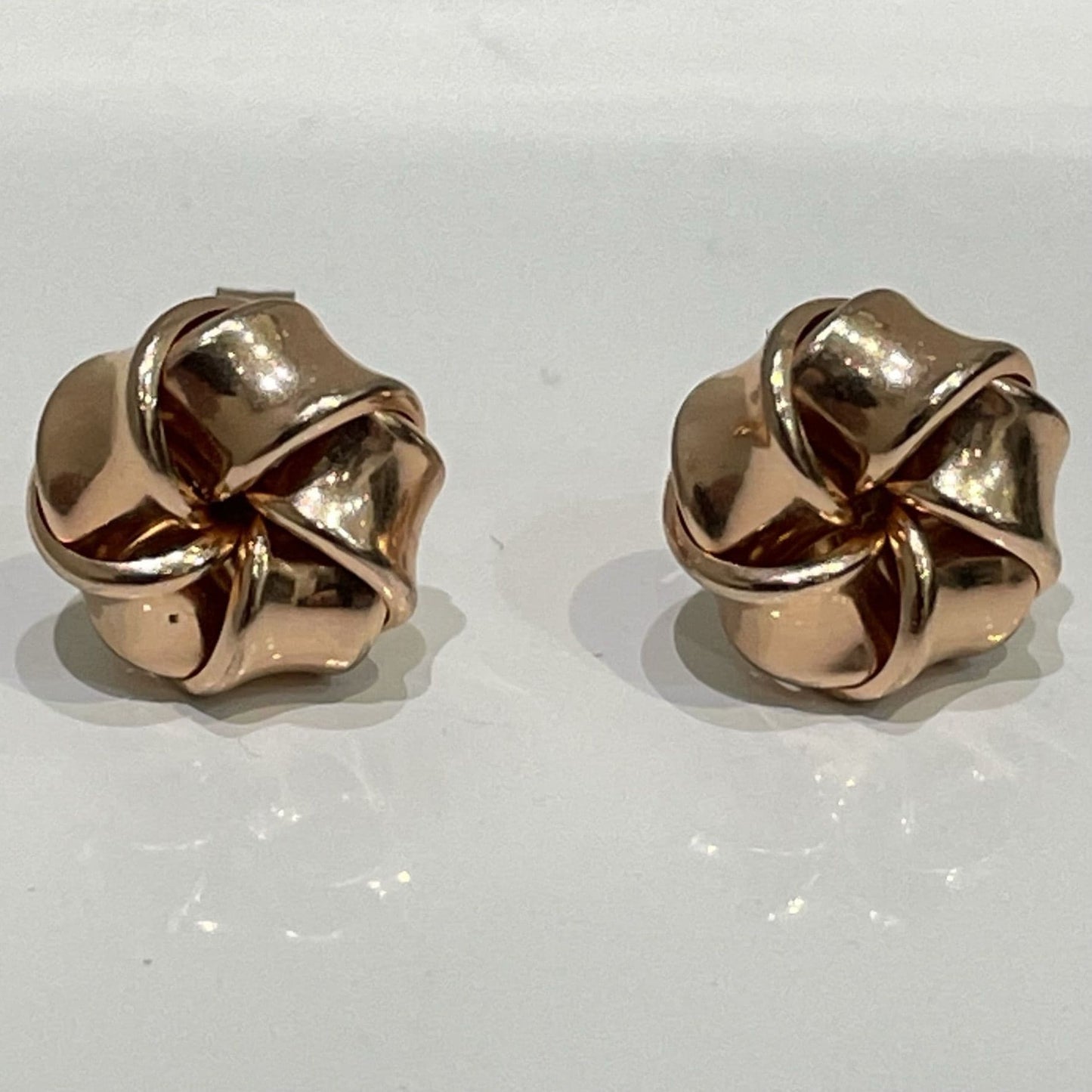 Rose Gold Stud Knot Round Earrings