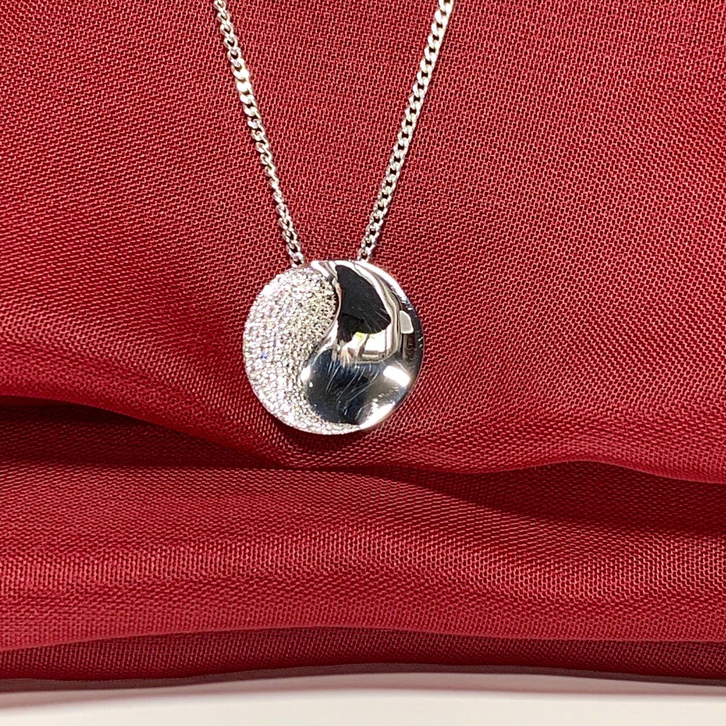 Round real diamond sparkling pendant necklace