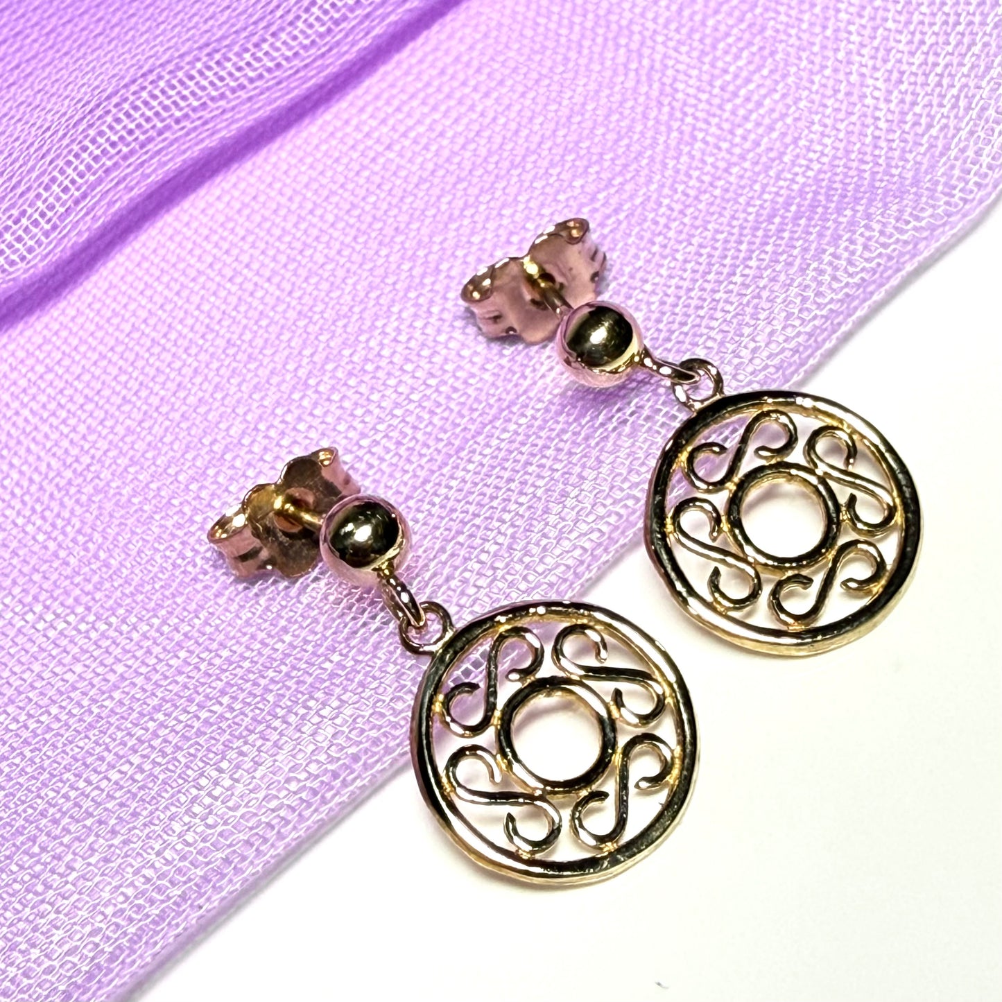 Round yellow gold drop earrings