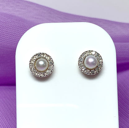 Round cultured pearl diamond yellow gold stud cluster earrings