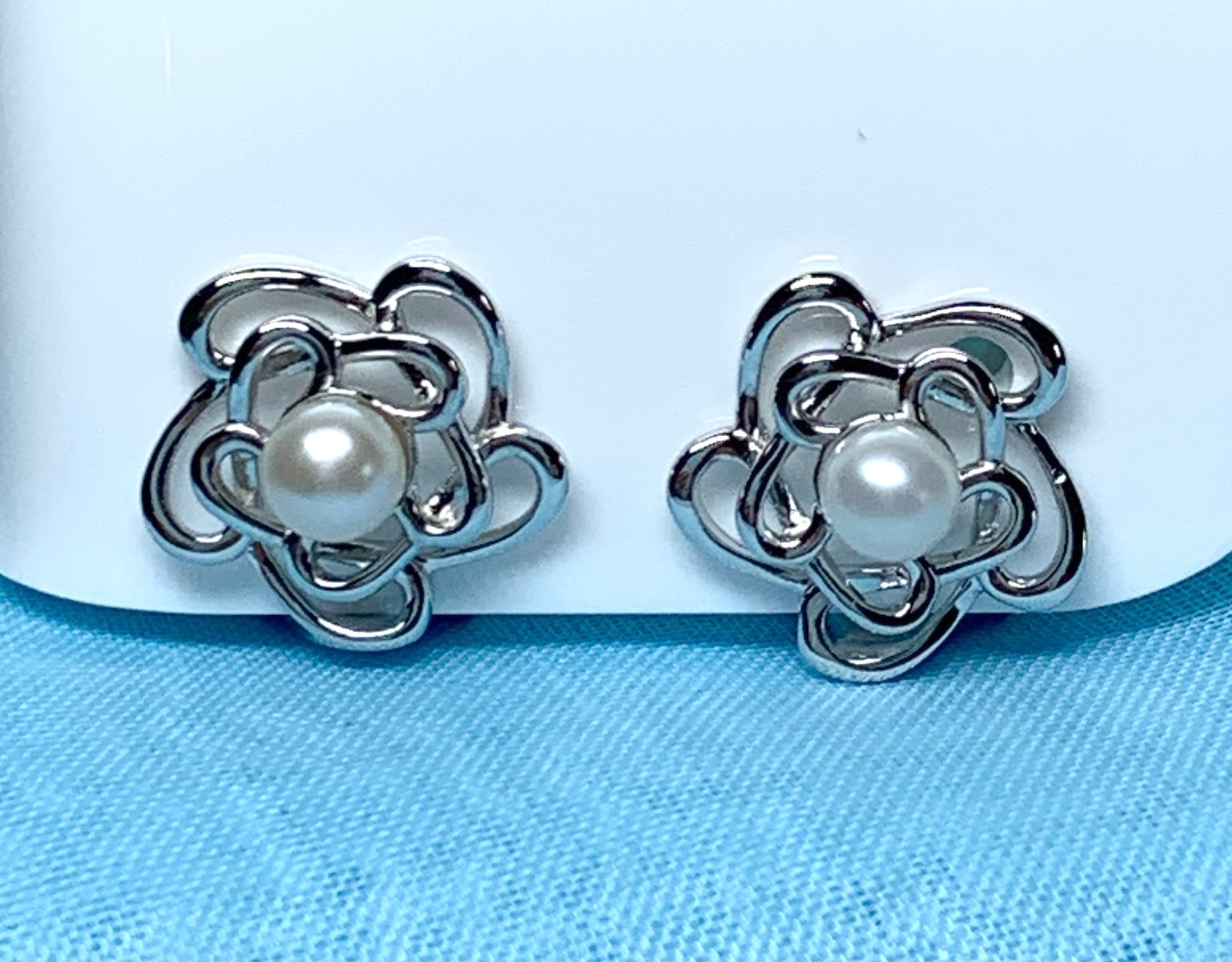 Round flower real freshwater cultured pearl clip on earrings sterling silver