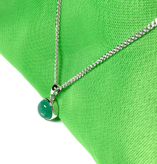 Round green jade white gold necklace