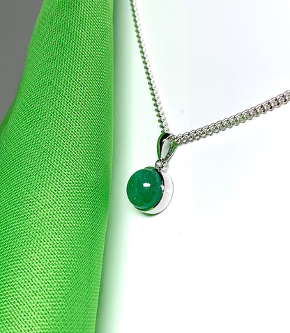 Round green jade white gold necklace