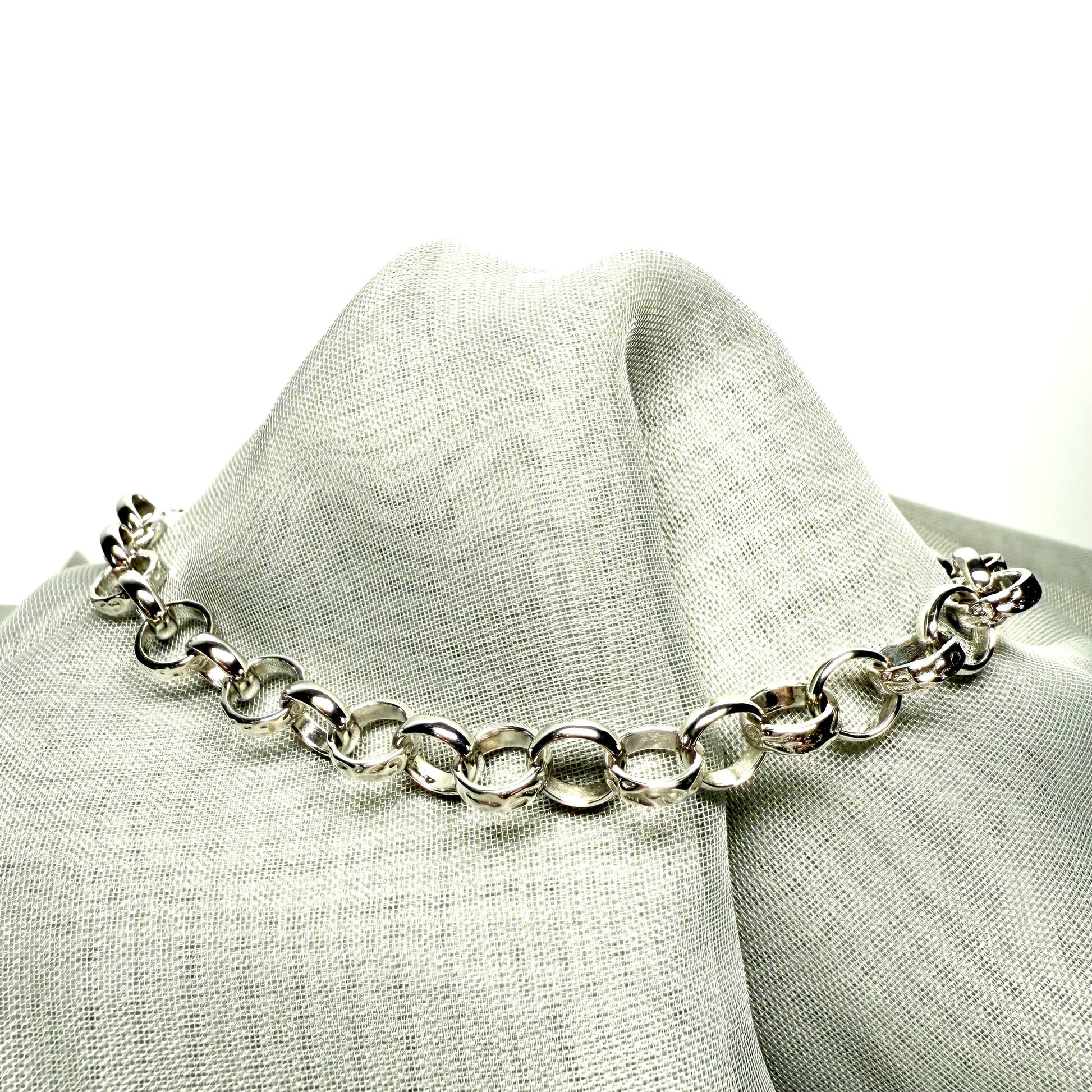 Sterling silver patterned round belcher bracelet