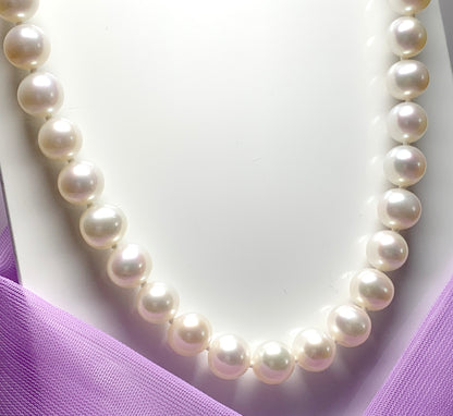 Freshwater cultured pearl single row necklace 9 mm