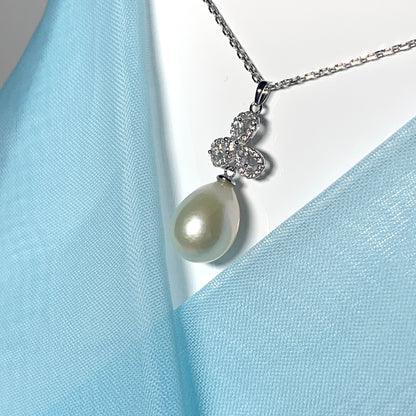 Real pearl fancy necklace sparkling pendant