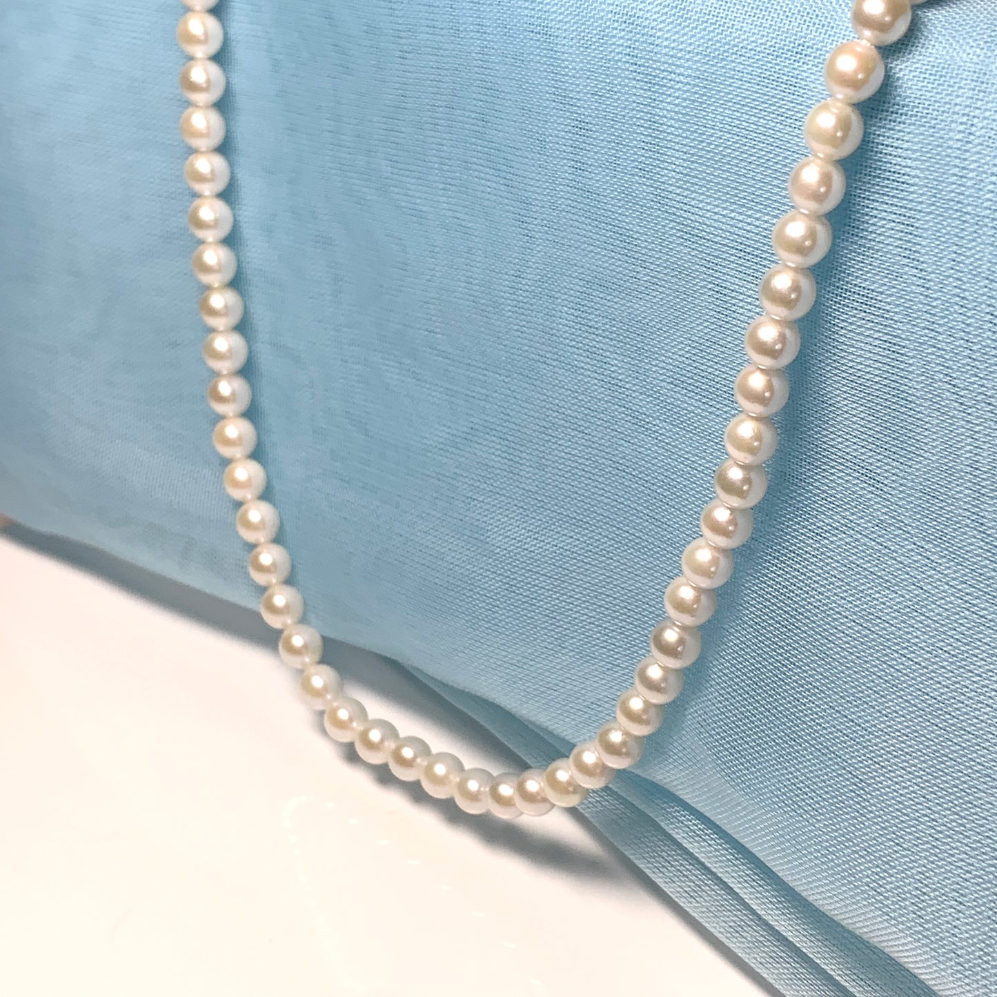 Small cultured pearl single row necklace 4.5 mm