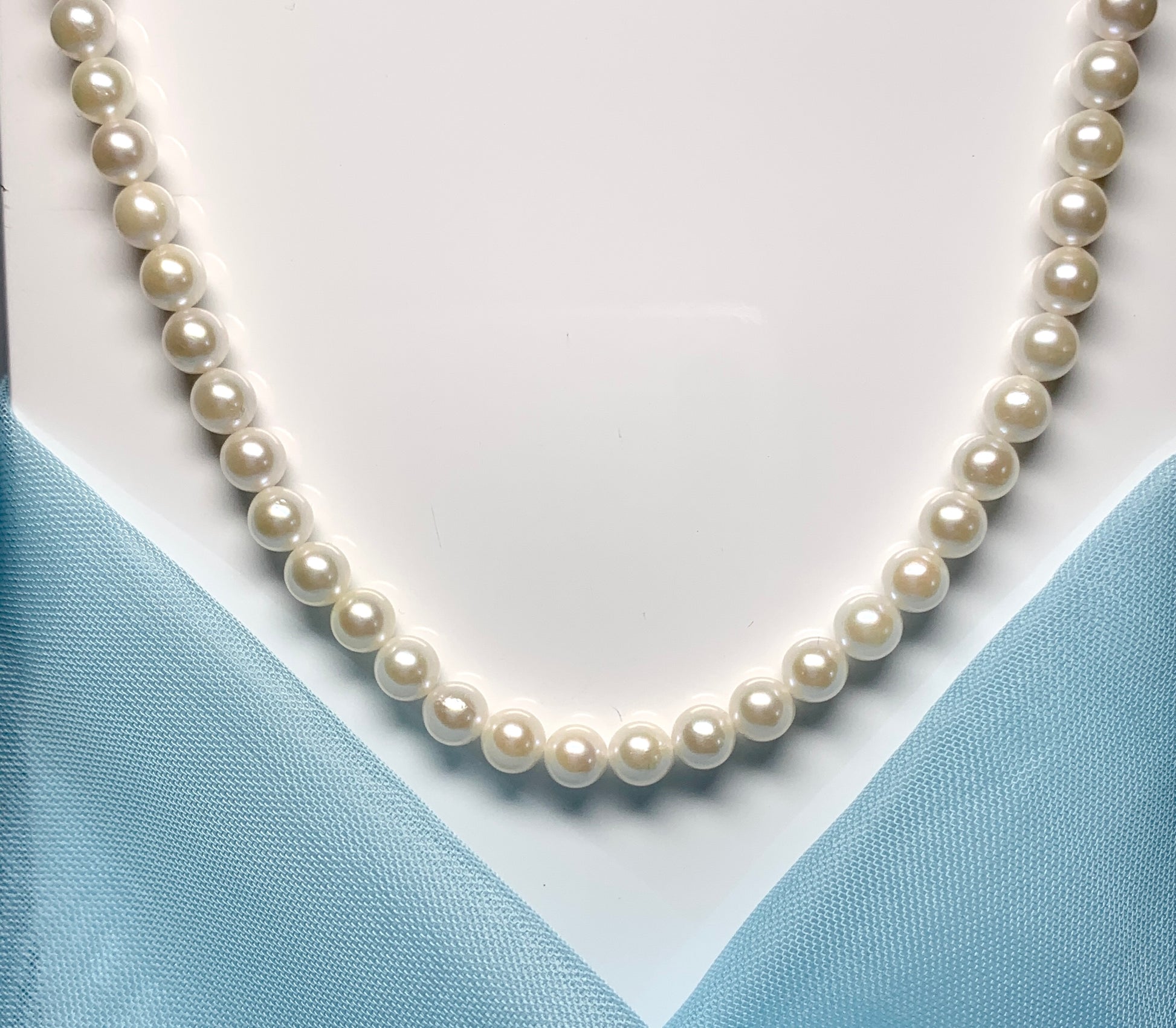 Small cultured pearl single row necklace 4.5 mm